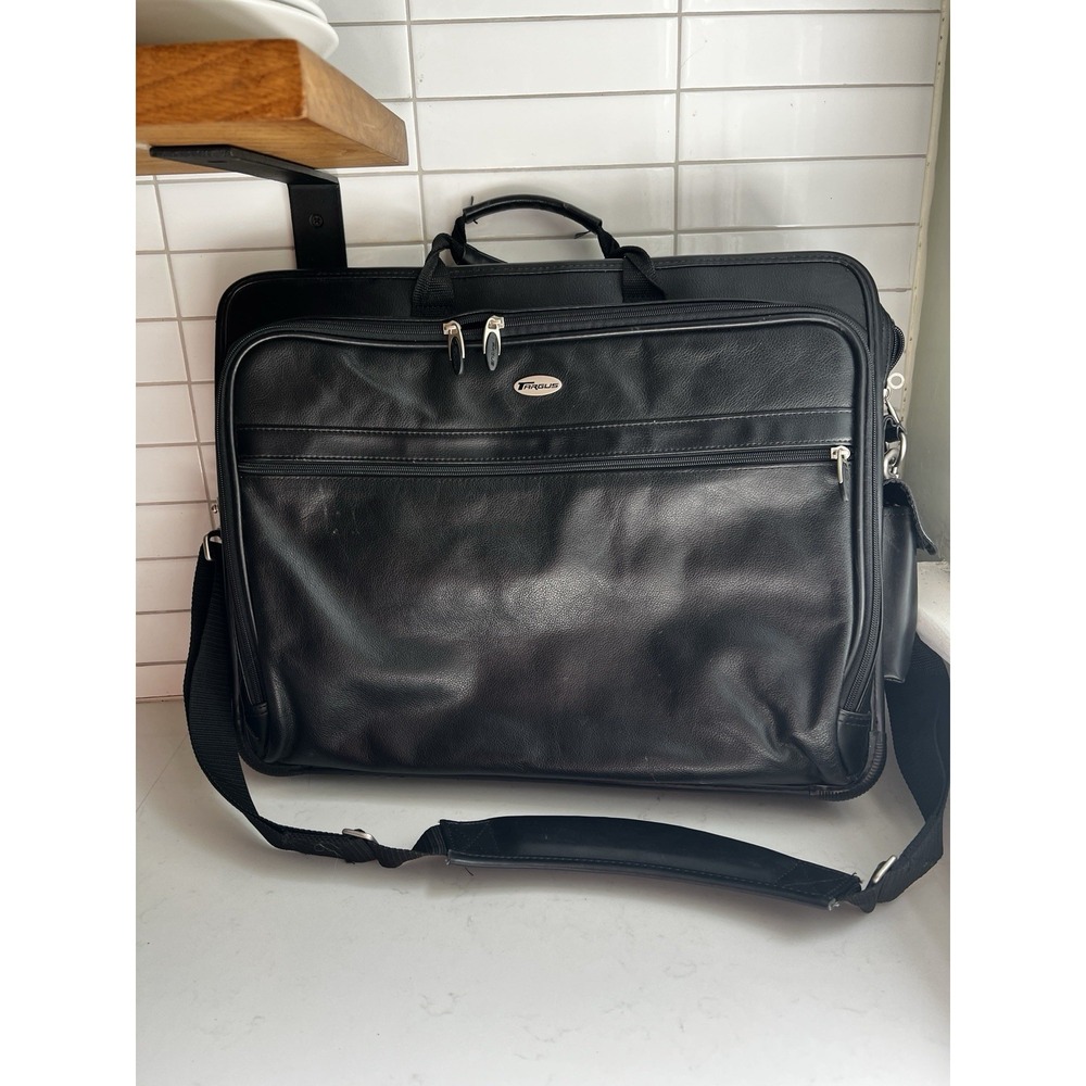 Targus Leather Notebook/Laptop Case Black And Shoulder Strap